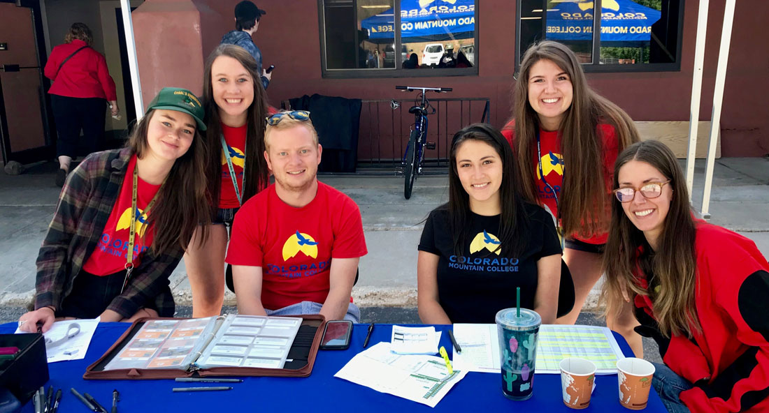 photo - new student orientation team at CMC Steamboat Springs