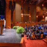 Larry Dutmer addresses Vail Valley's commencement.